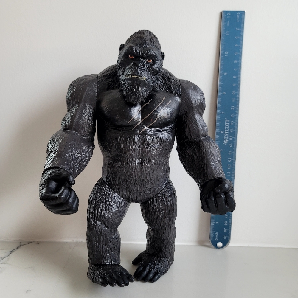 11-inch Giant Kong action figure by Playmates Toys Godzilla vs. Kong Movie - Picture 3 of 13
